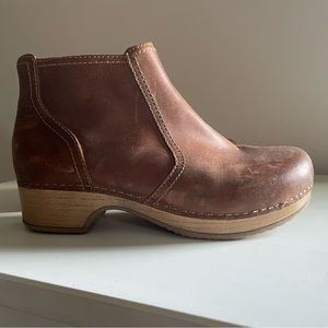 Dansko Booties size 36